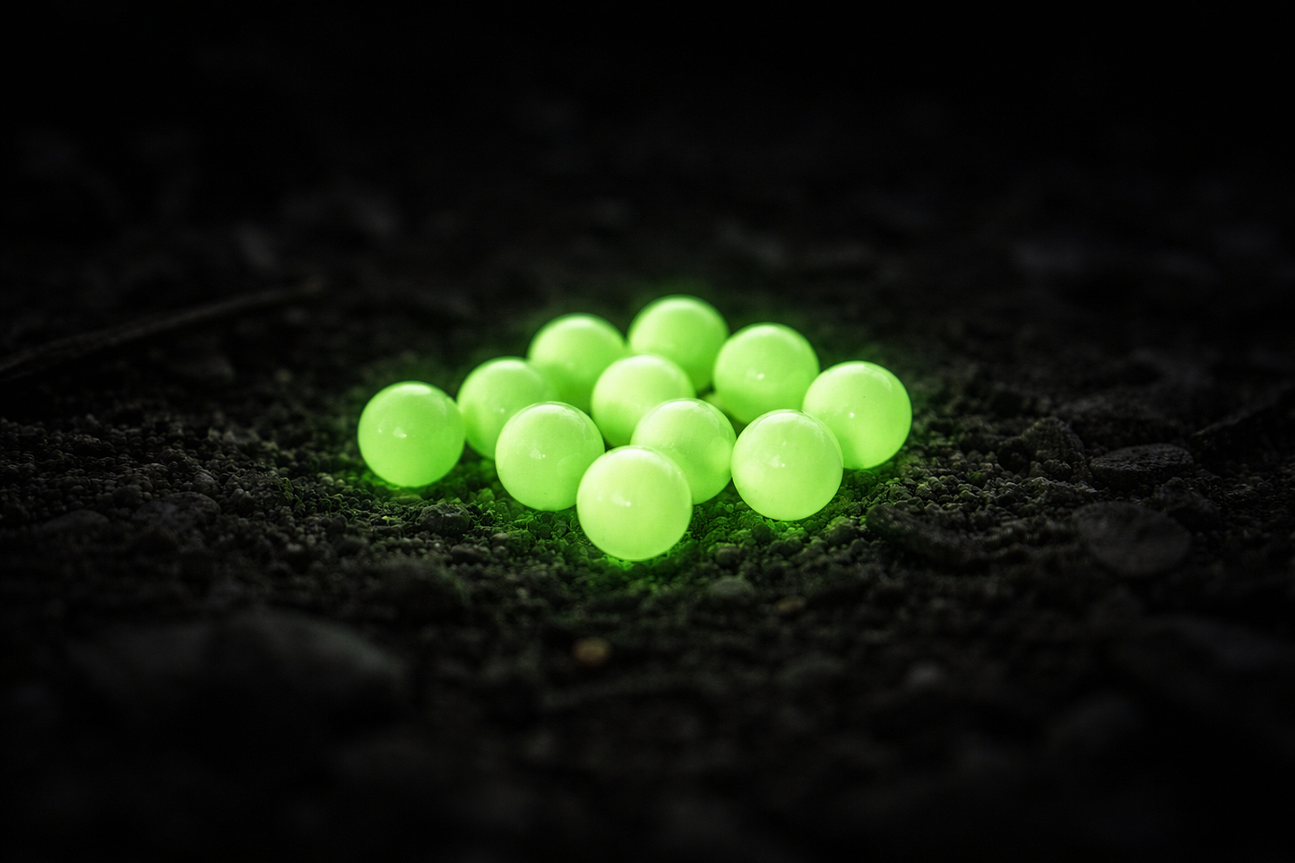 Luminescentní tracerové Airsoft kuličky 0.12g, 6mm – 2000 ks Zelené Glow BB