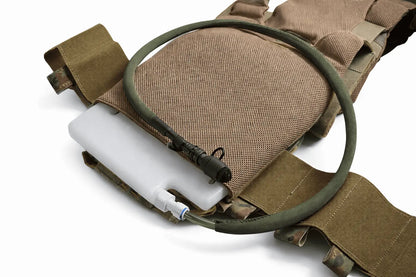 Taktický vodní rezervoár pro vestu (Plate Carrier) – 1.5L